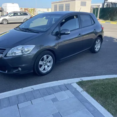Toyota Auris 2011 në shitje