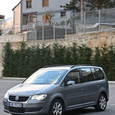 Volkswagen Touran 2009 në shitje