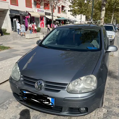 Volkswagen Golf 2005 në shitje