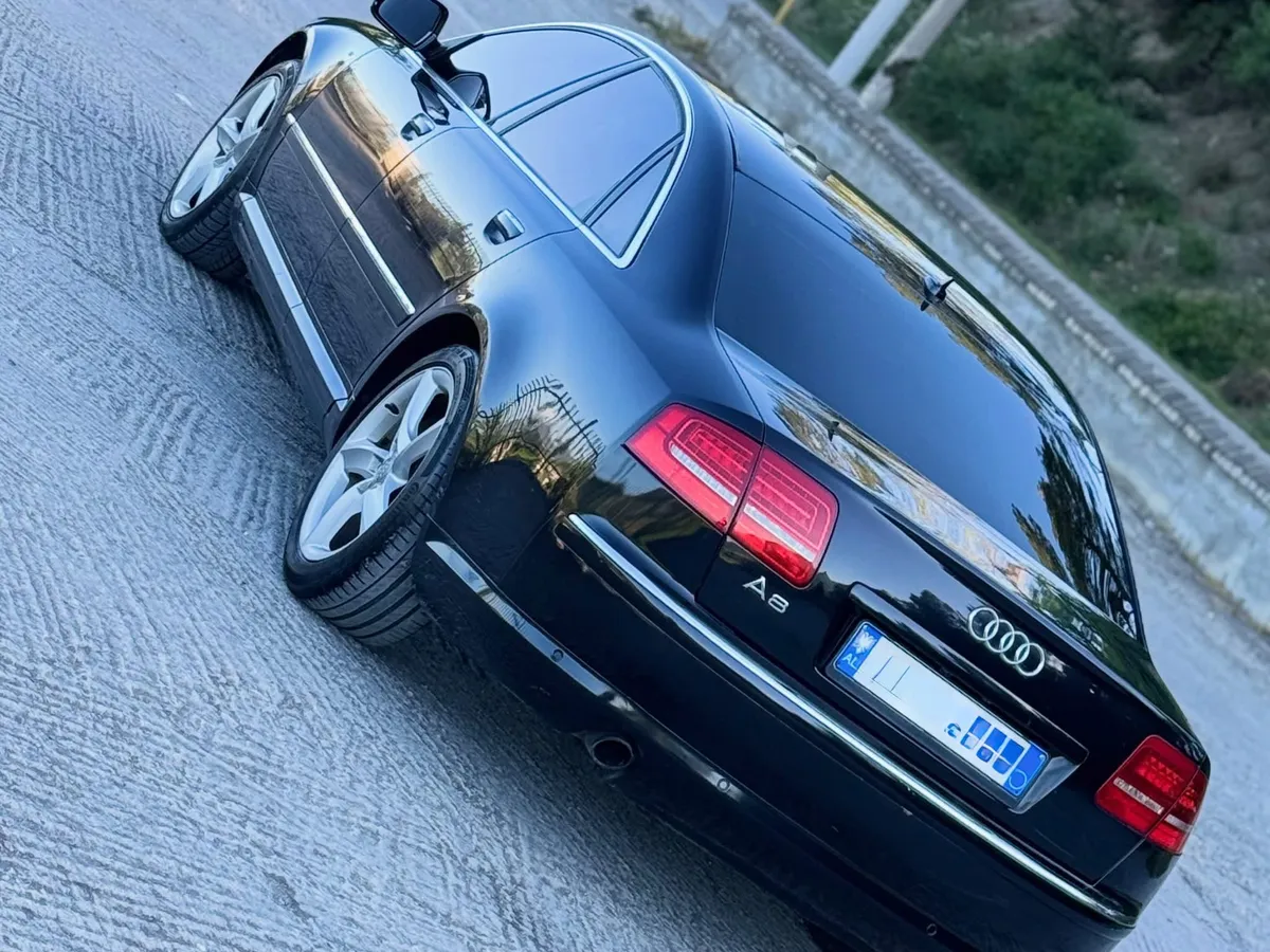 2008 Audi A8 thumbnail 4