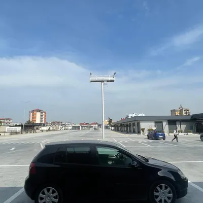 Volkswagen Golf 2005 në shitje