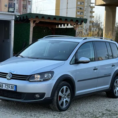 Volkswagen Touran 2011 në shitje