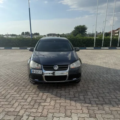Volkswagen Golf 2007 në shitje