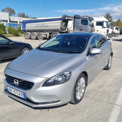 Volvo V40 2013 në shitje