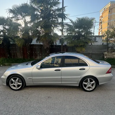 Mercedes-Benz C-class 2004 në shitje