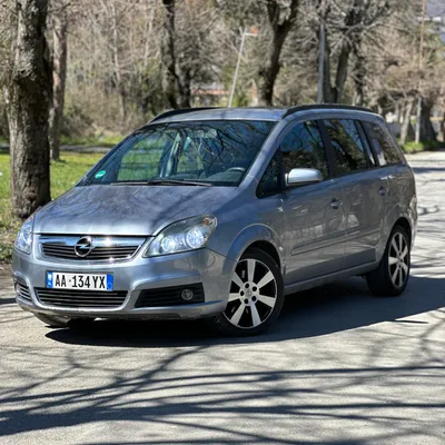 Opel Zafira 2006 në shitje